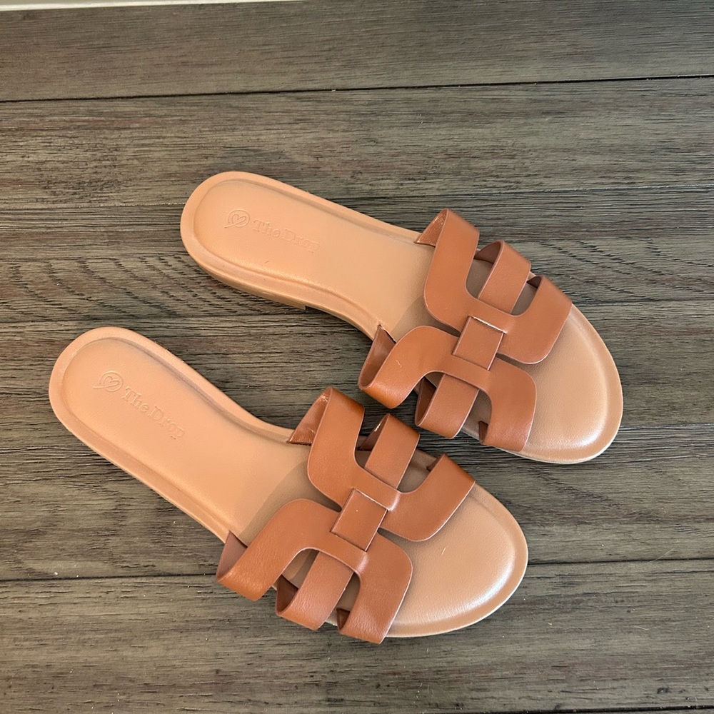 New! The Drop Monika sandals